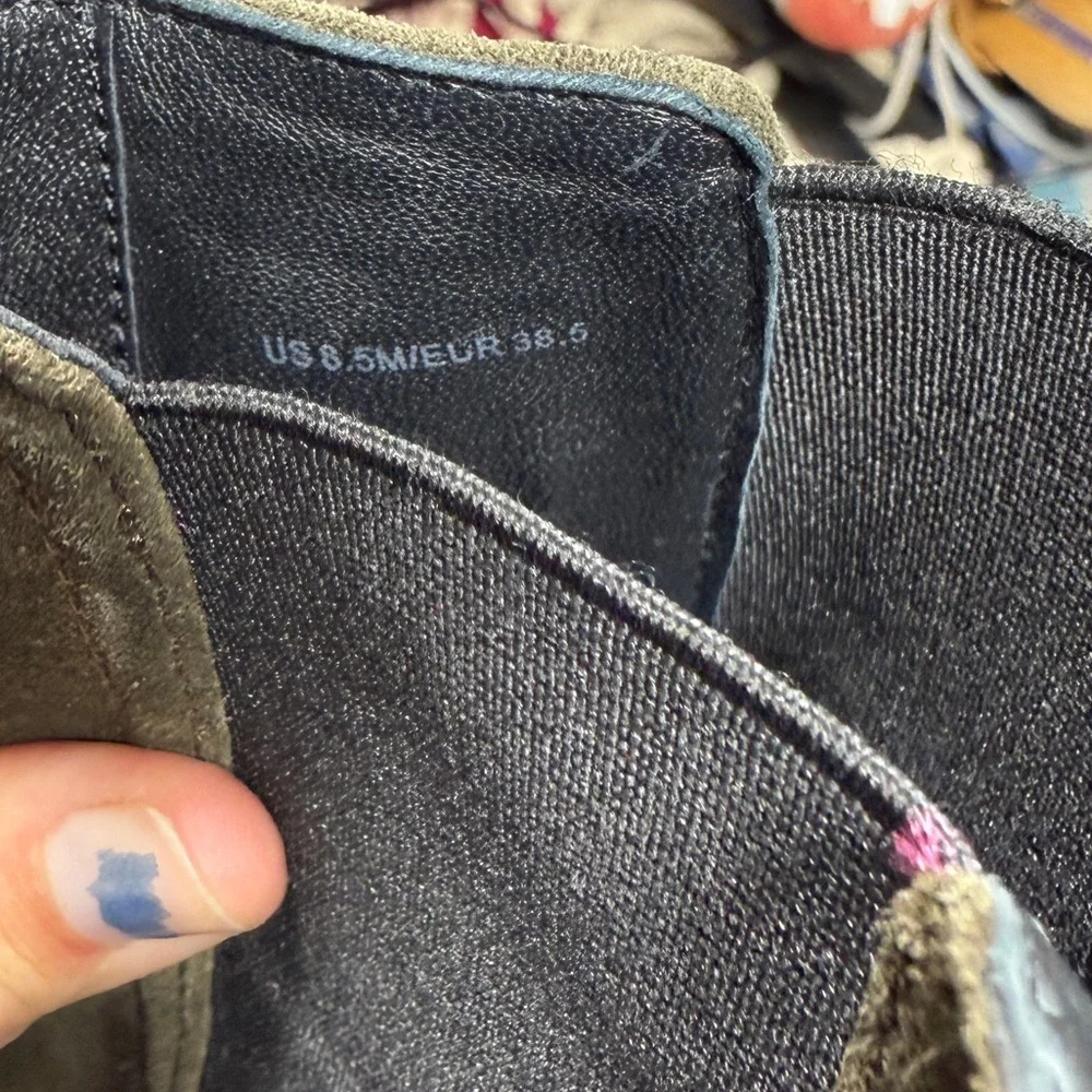 Vince Henderson Water Repellant Heeled Chelsea Boot 8.5M - Picture 10 of 11